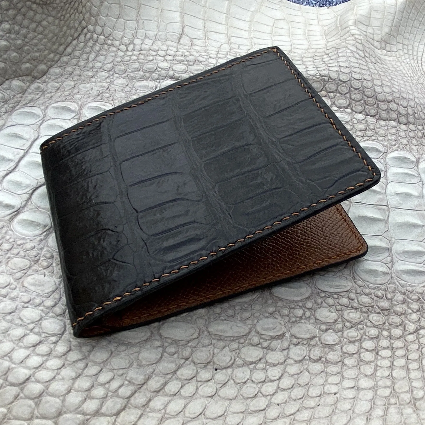 Black Alligator Wallet Hand Stitching | VINAM-90