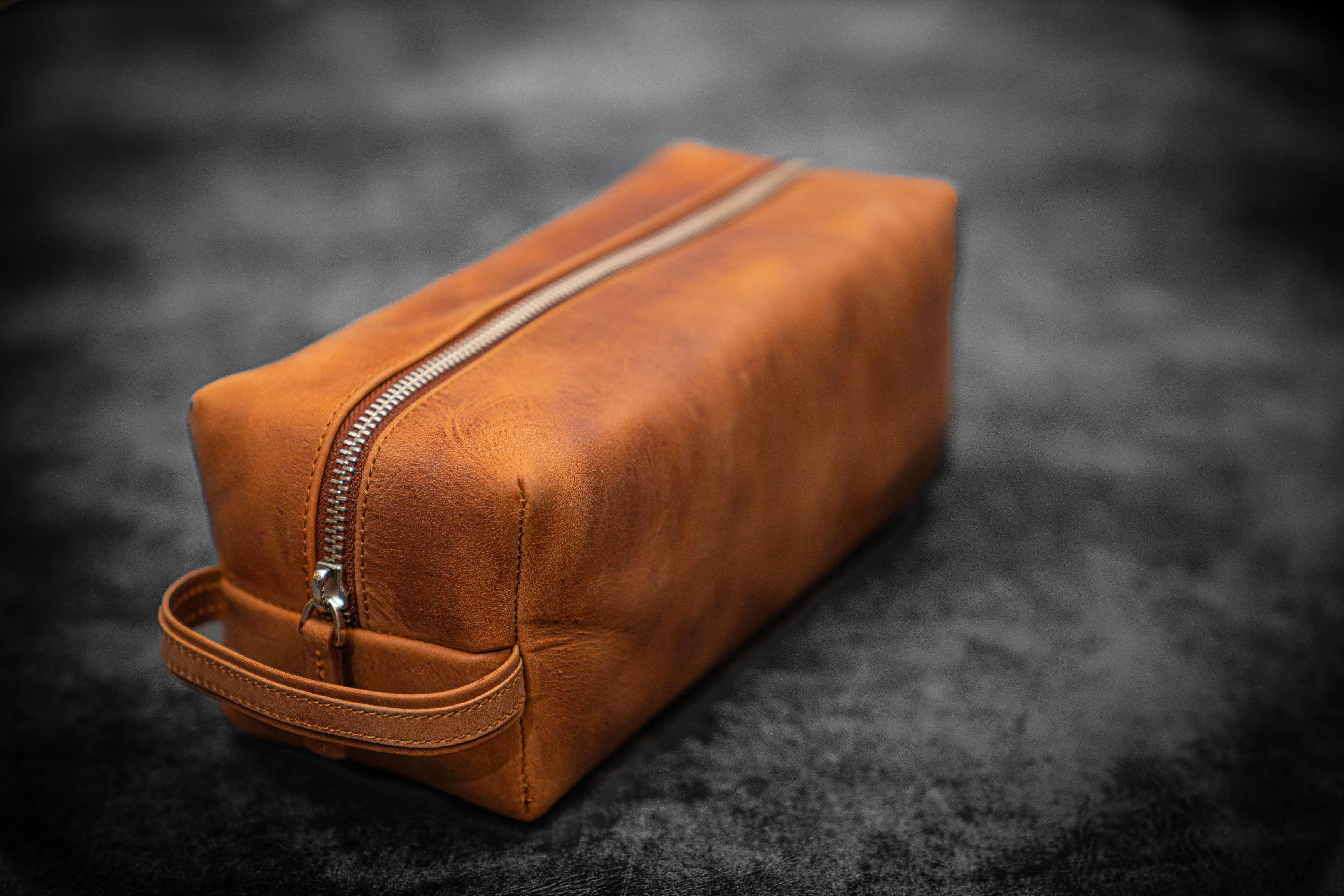 Leather Classic Dopp Kit & Travel Toiletry Bag - Crazy Horse Tan